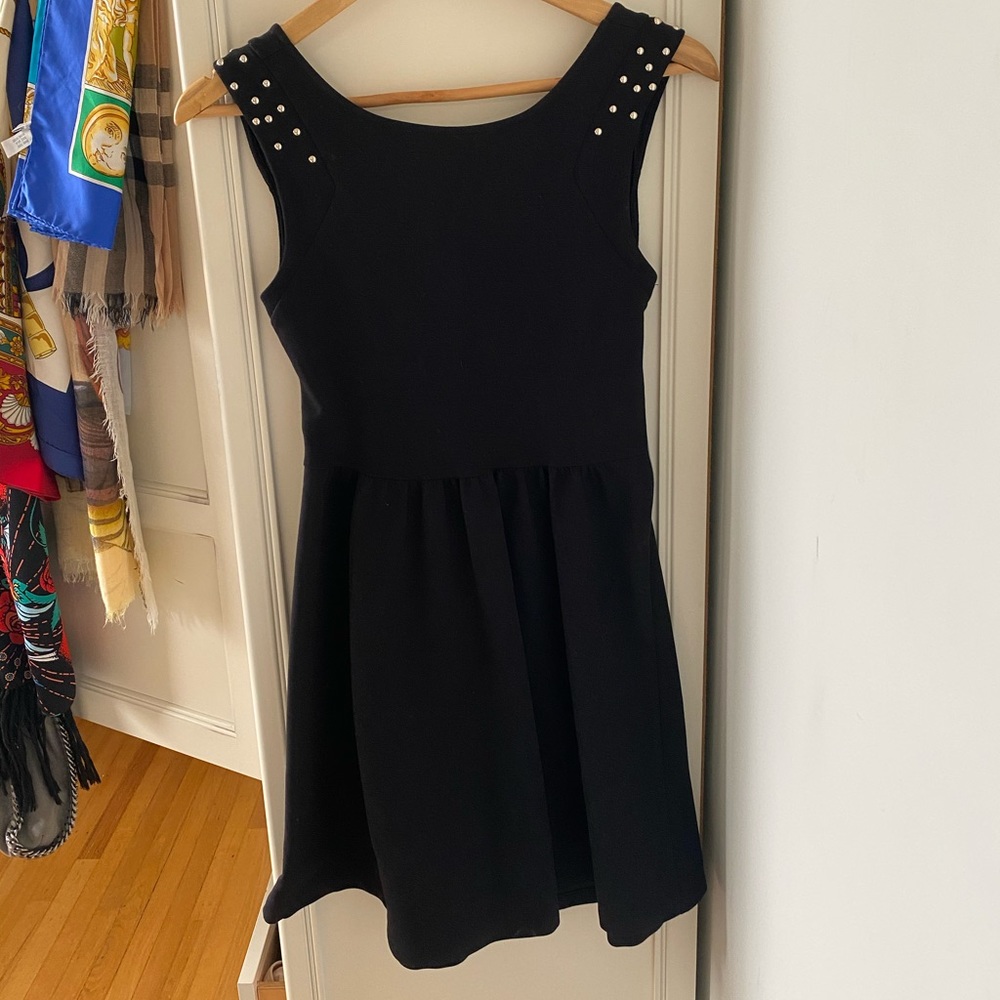 Zara Sleeveless Mini Dress with Round Neckline - Picture 1 of 6